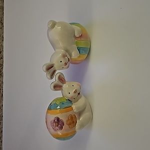 2 piece ceramic Easter Bunnies